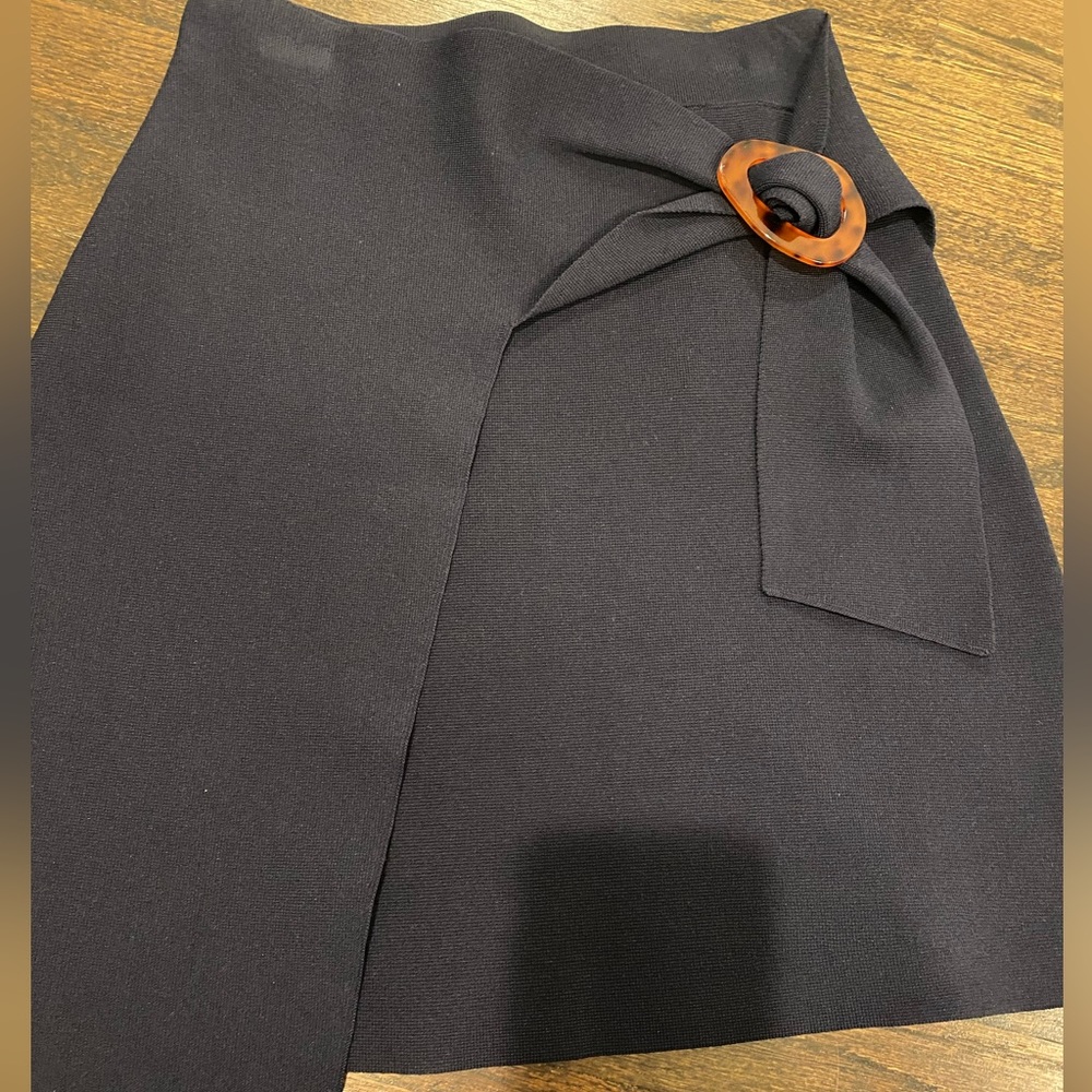 Sandro thick sweater material mini skirt. Navy color